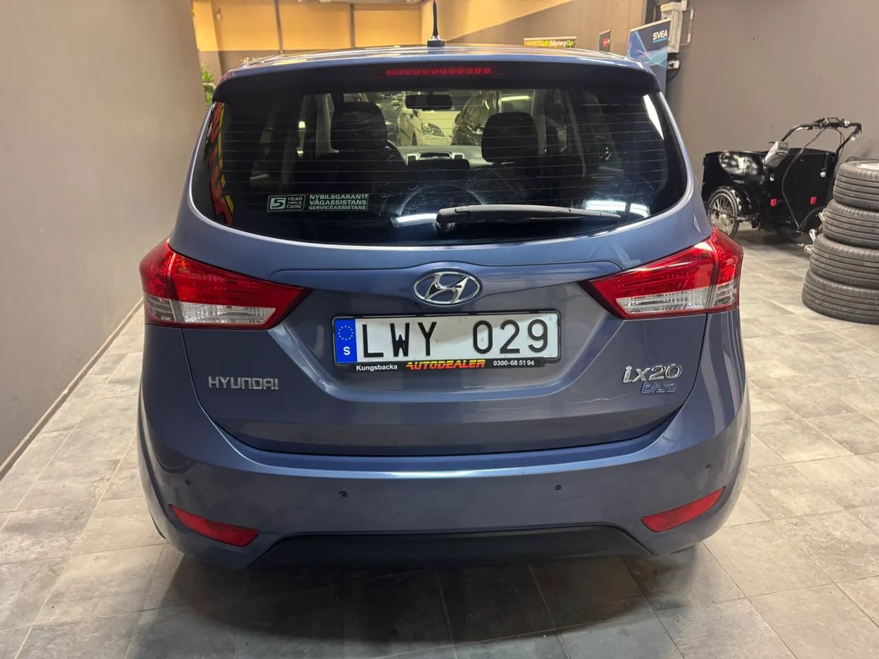 Vehicle image 3