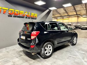 Toyota RAV4 bild 2