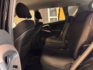Toyota RAV4 bild 8