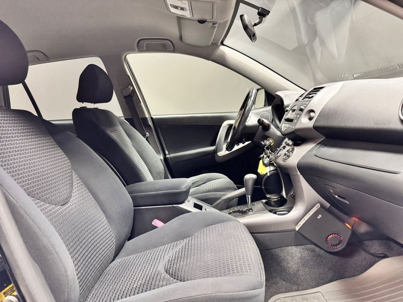Toyota RAV4 bild 10