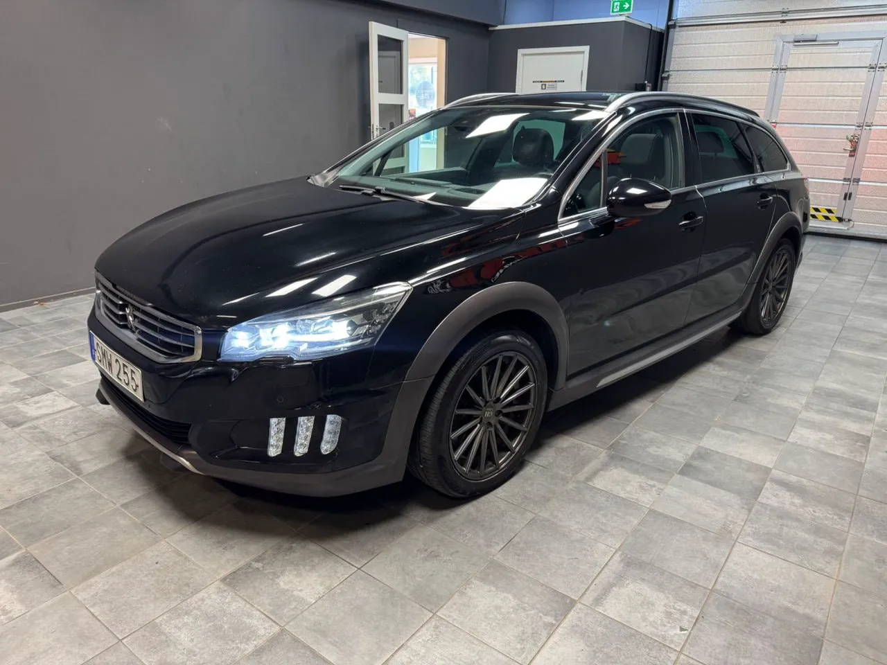 Vehicle image 3