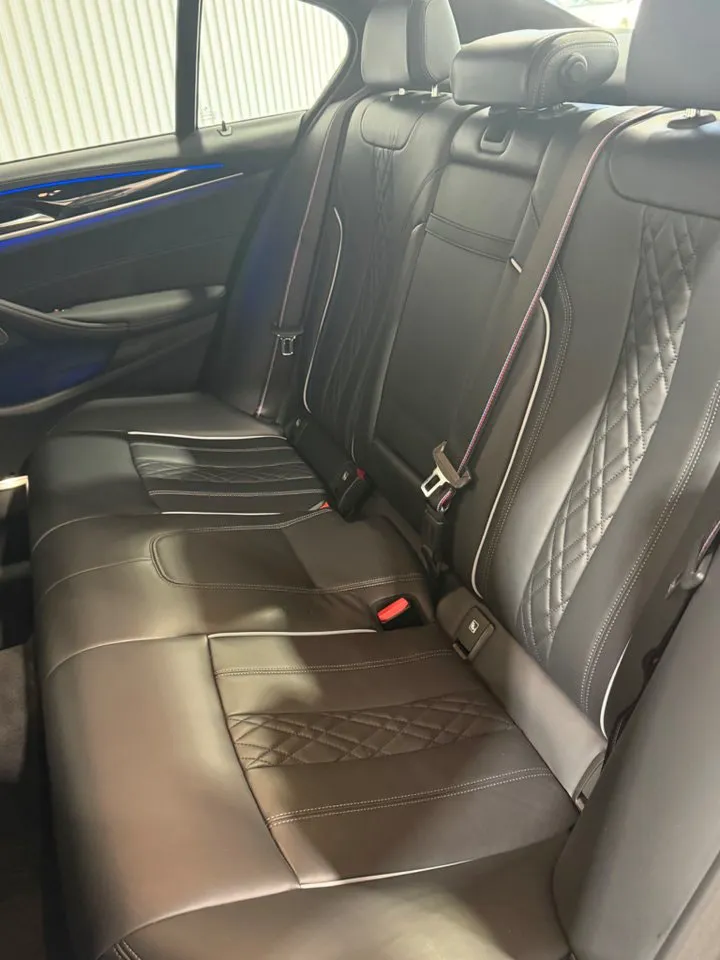Vehicle image 21