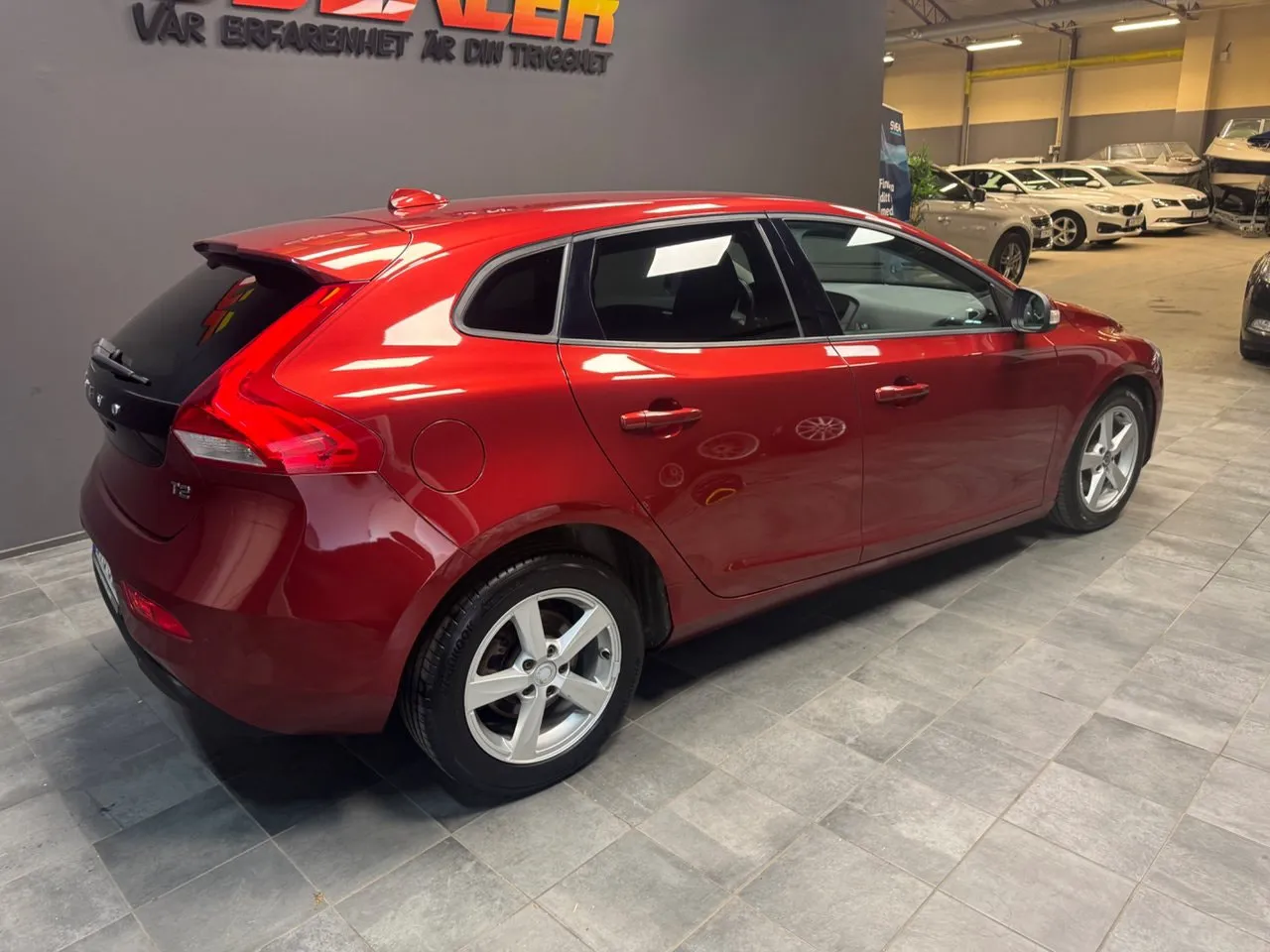 Vehicle image 4