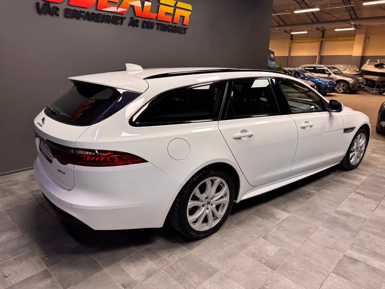Vehicle image 5