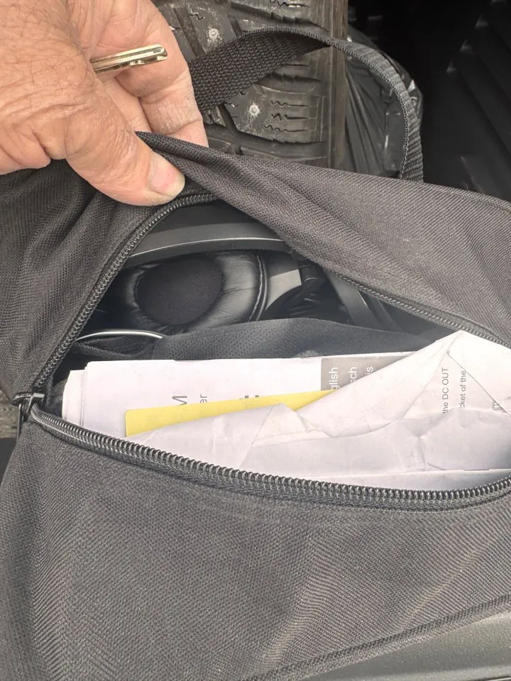 Vehicle image 14