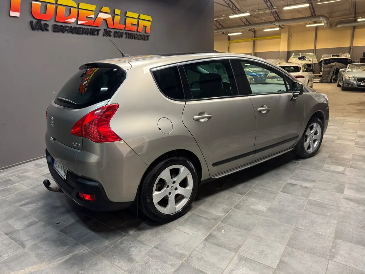 Vehicle image 5