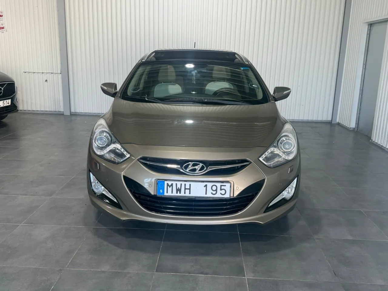 Vehicle image 7