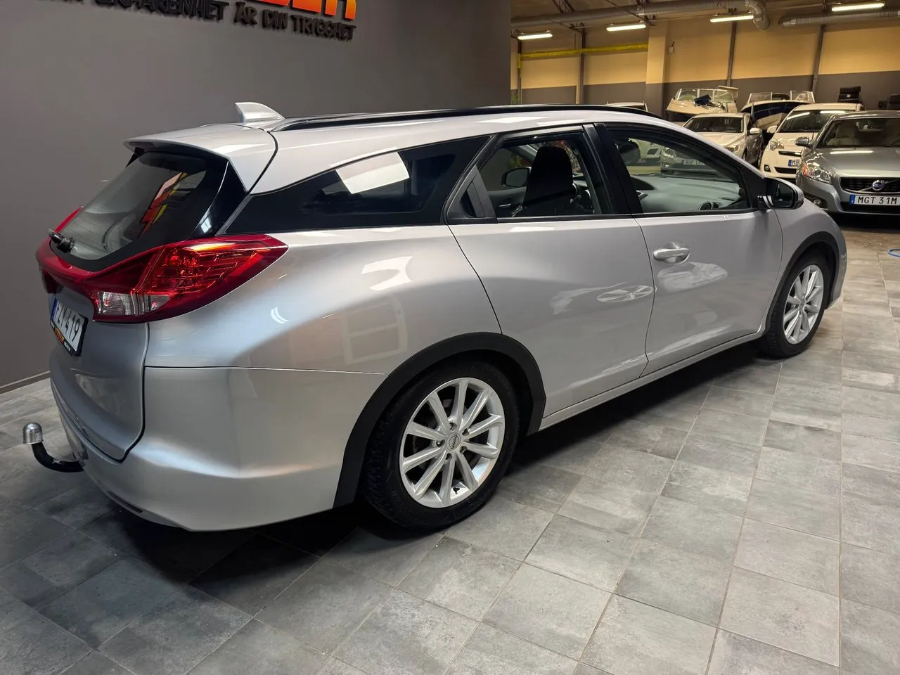 Vehicle image 4
