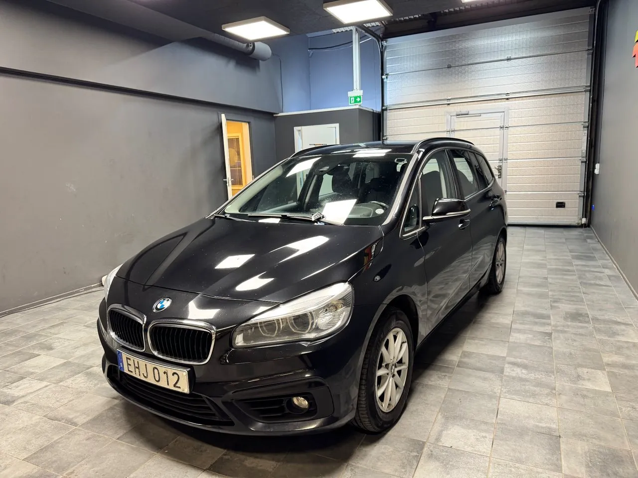 Vehicle image 11