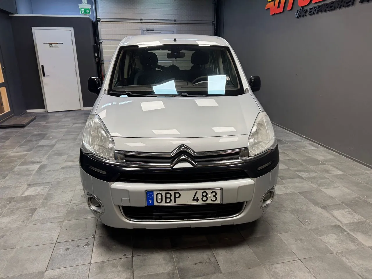 Vehicle image 1