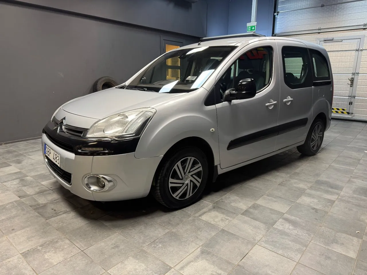 Vehicle image 2