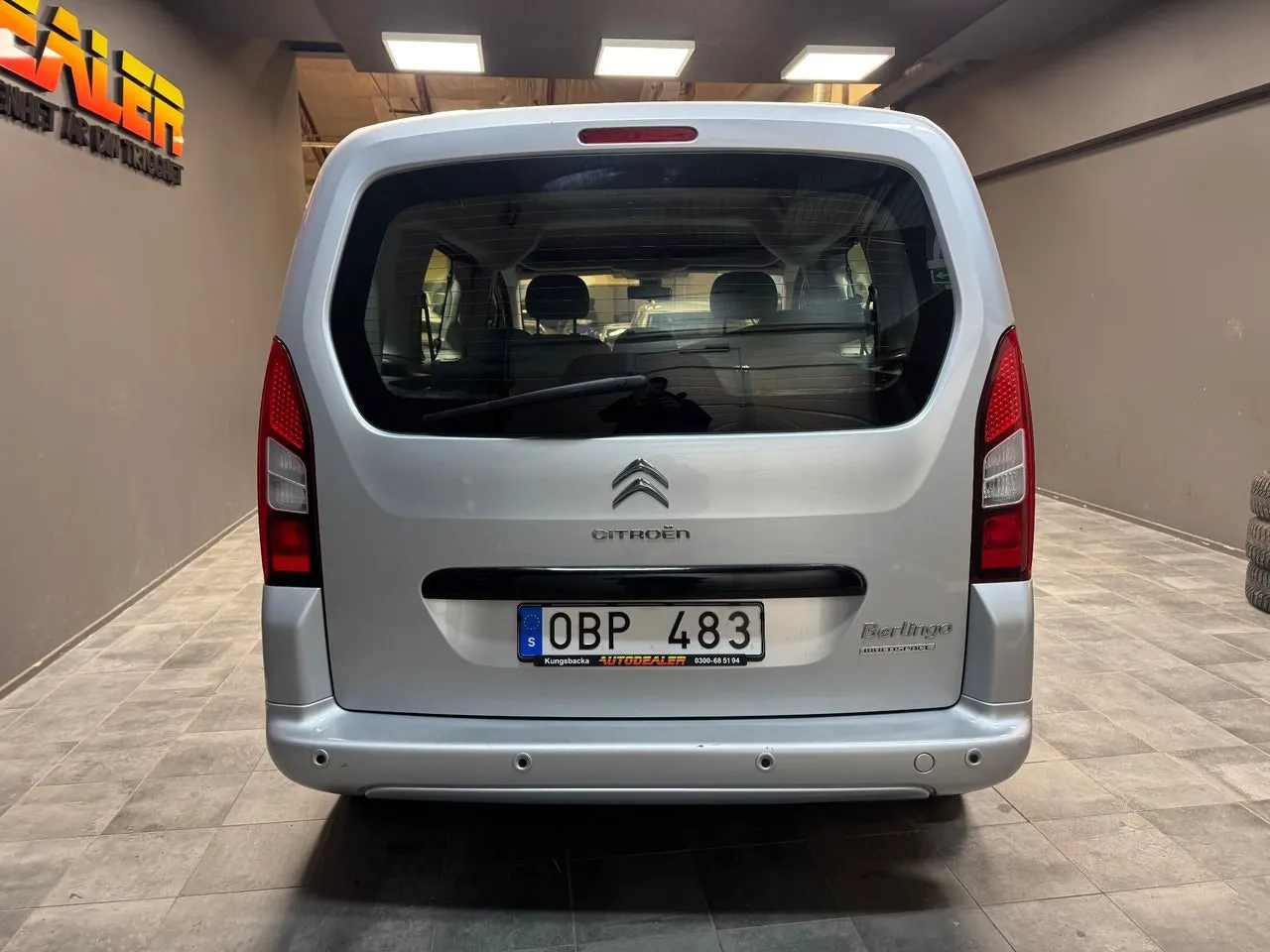 Vehicle image 3