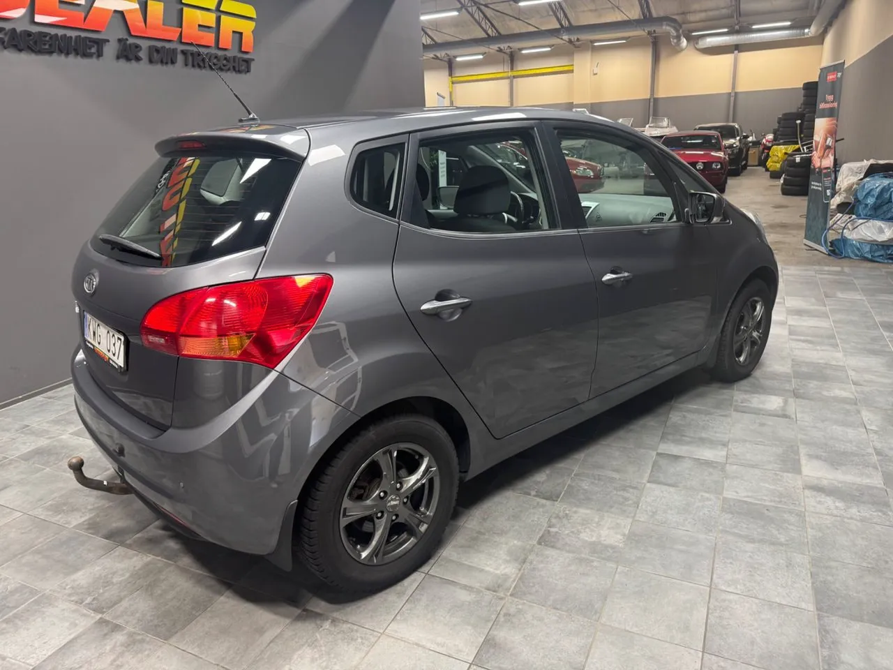 Vehicle image 4