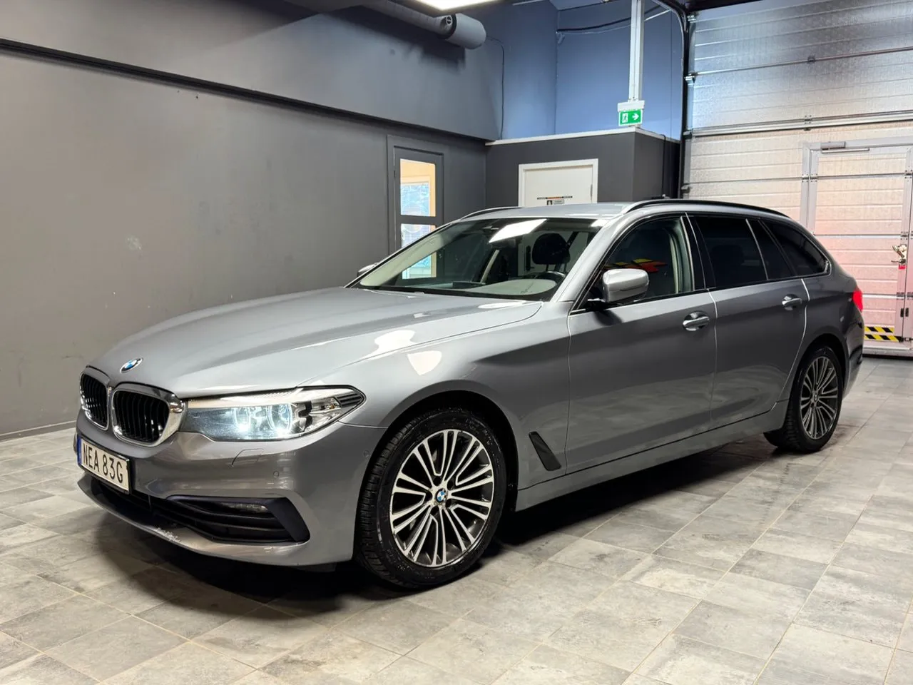 Vehicle image 5