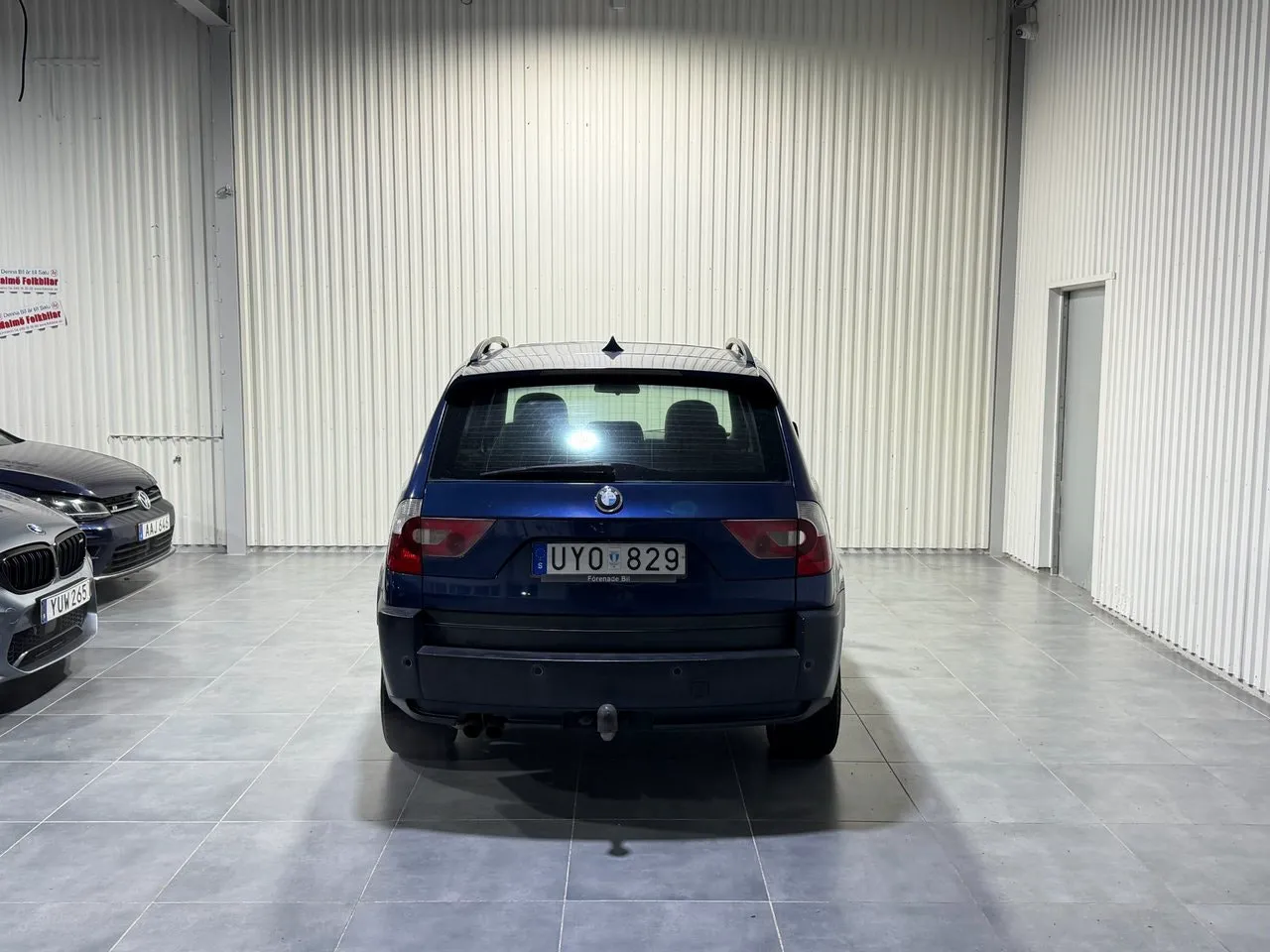 Vehicle image 8