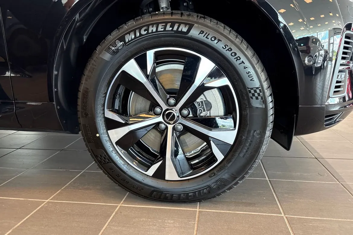 Vehicle image 20