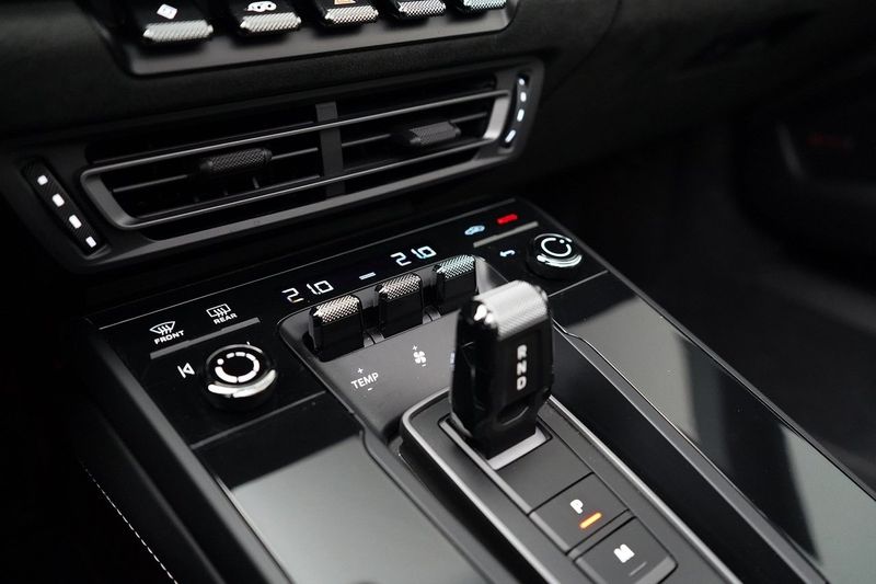 Porsche 992 bild 18
