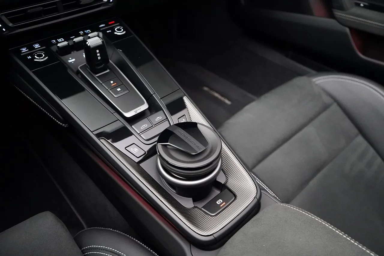 Vehicle image 18