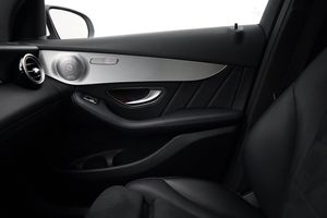 Mercedes GLC220 bild 15