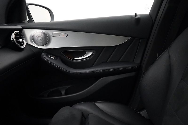 Mercedes GLC220 bild 15