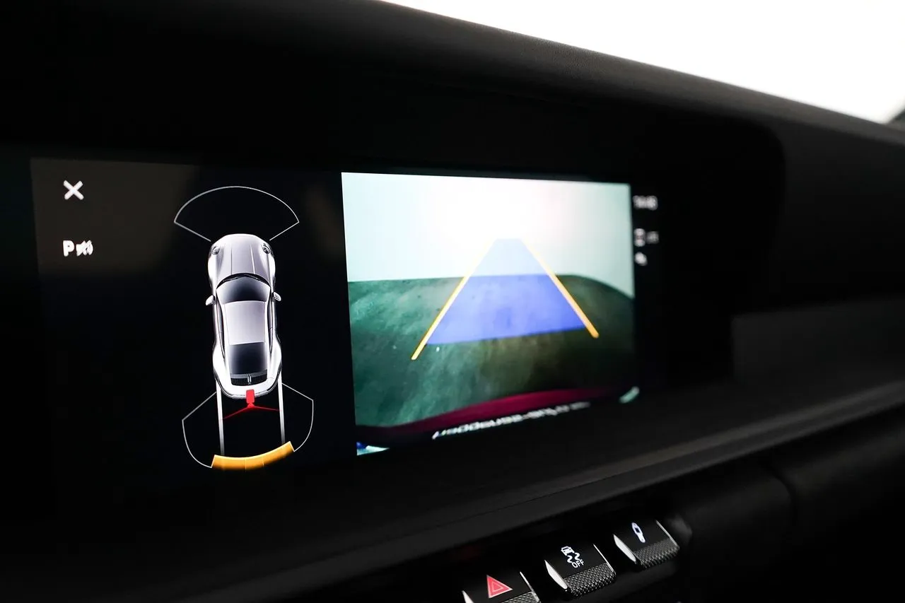 Vehicle image 14