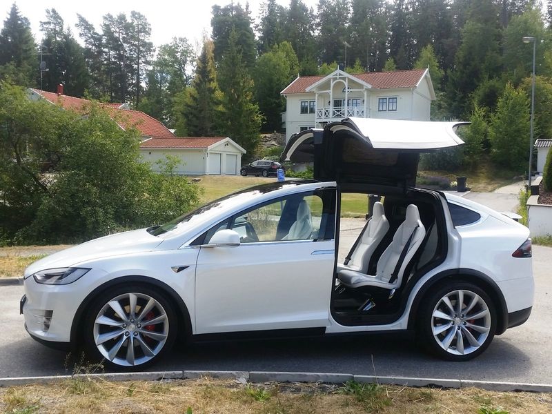 Tesla Model X bild 24