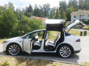 Tesla Model X bild 10
