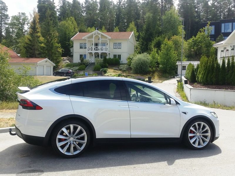 Tesla Model X bild 28