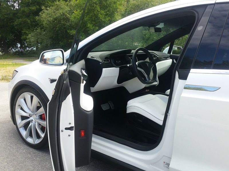 Tesla Model X bild 2