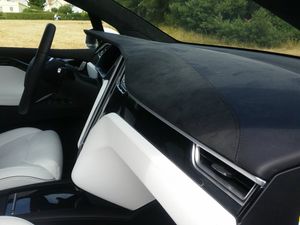 Tesla Model X bild 25