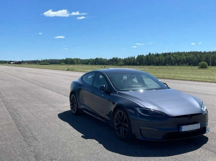 Vehicle image 30