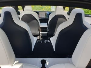 Tesla Model X bild 21