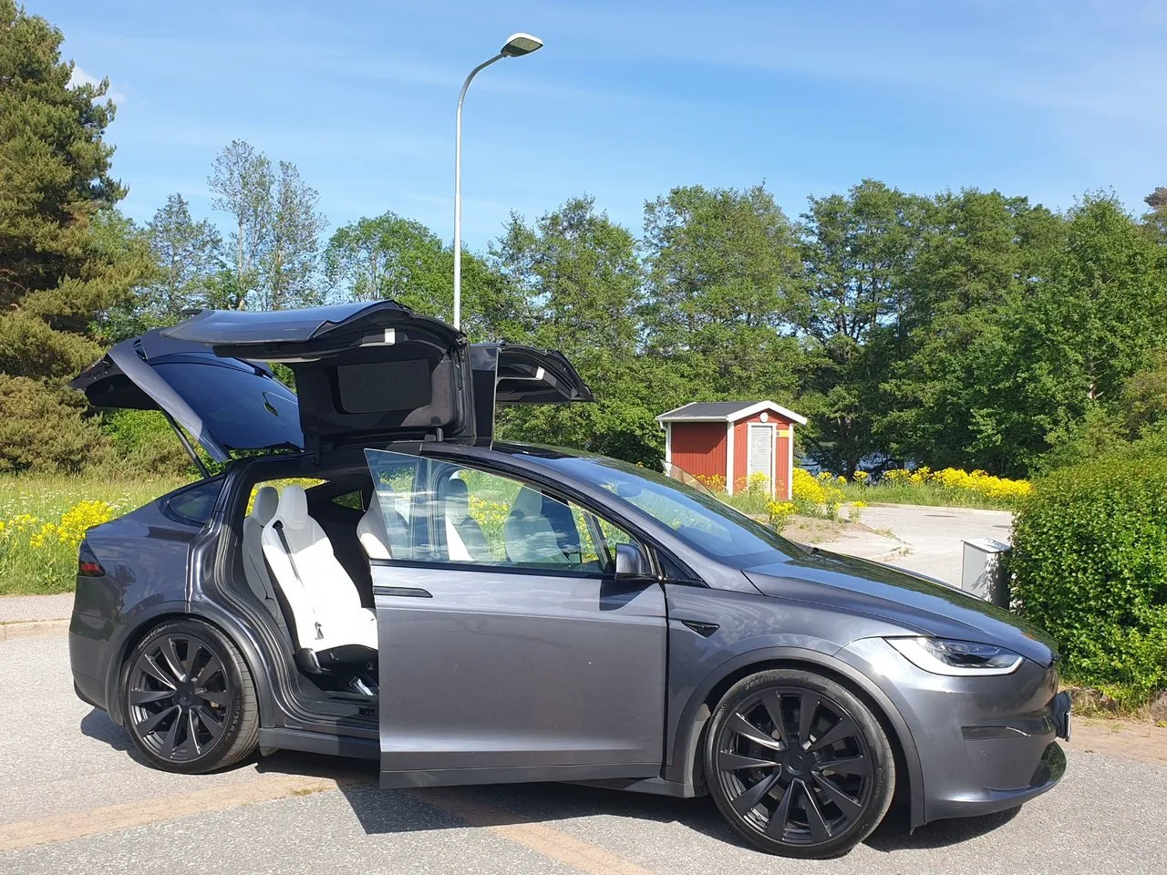 Vehicle image 6
