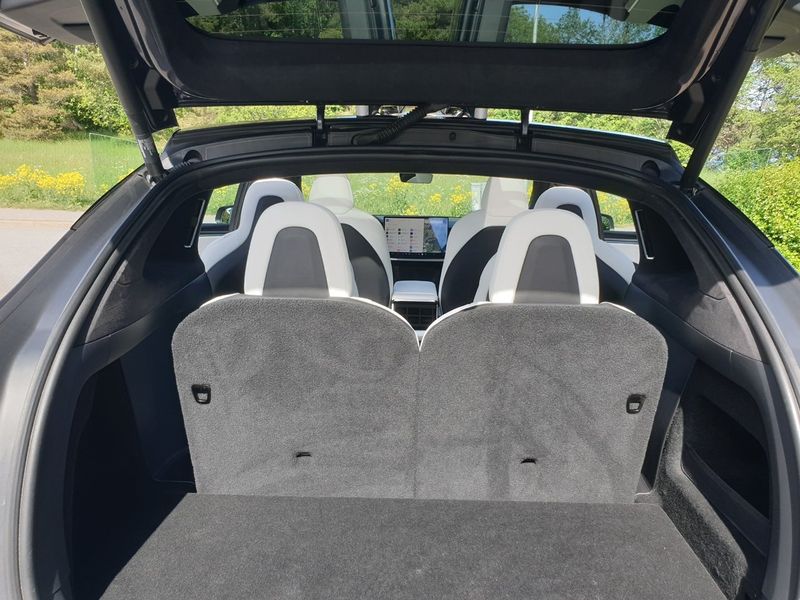 Tesla Model X bild 20