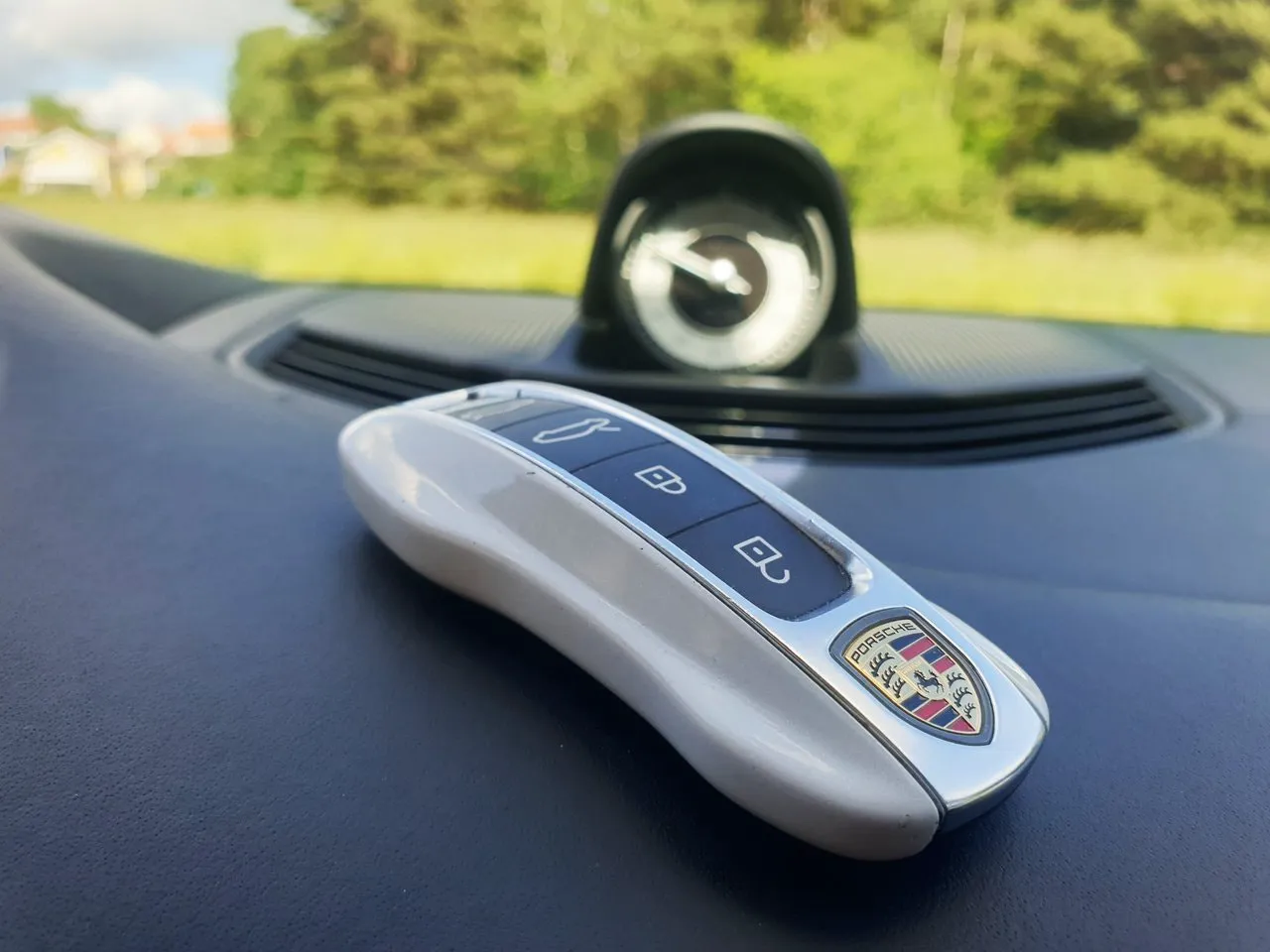 Vehicle image 27