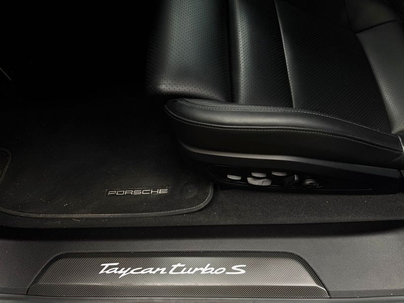 Porsche Taycan bild 18