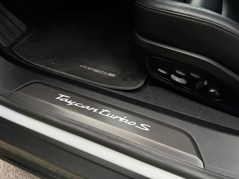 Porsche Taycan bild 17