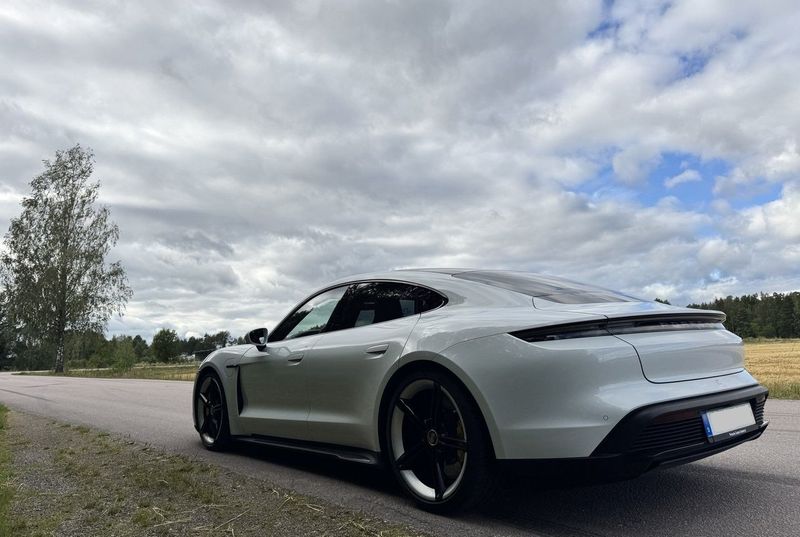 Porsche Taycan bild 15