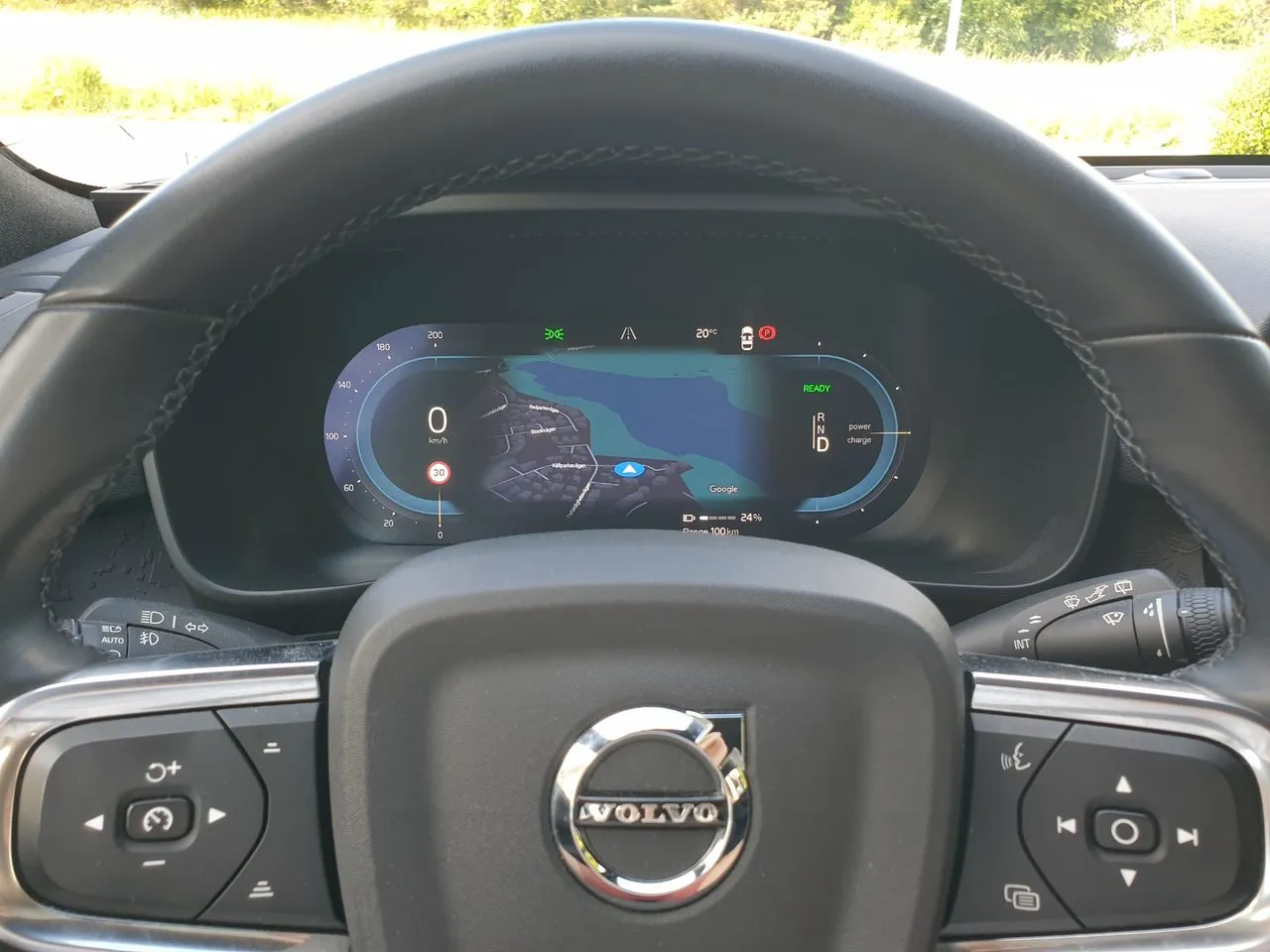 Vehicle image 30