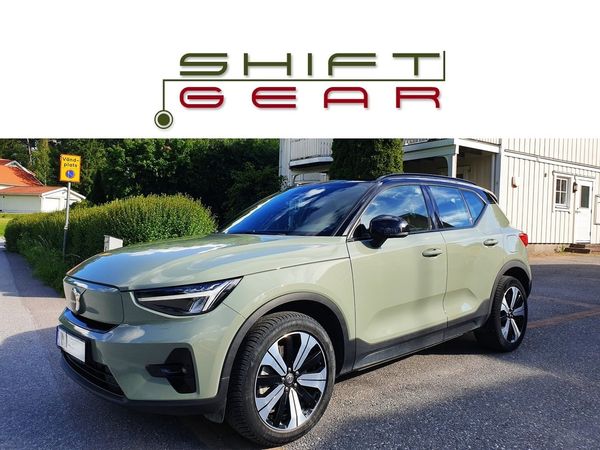 Volvo XC40 Recharge Twin Plus AWD Klimatpaket 1 äg Drag MOMS - 2023