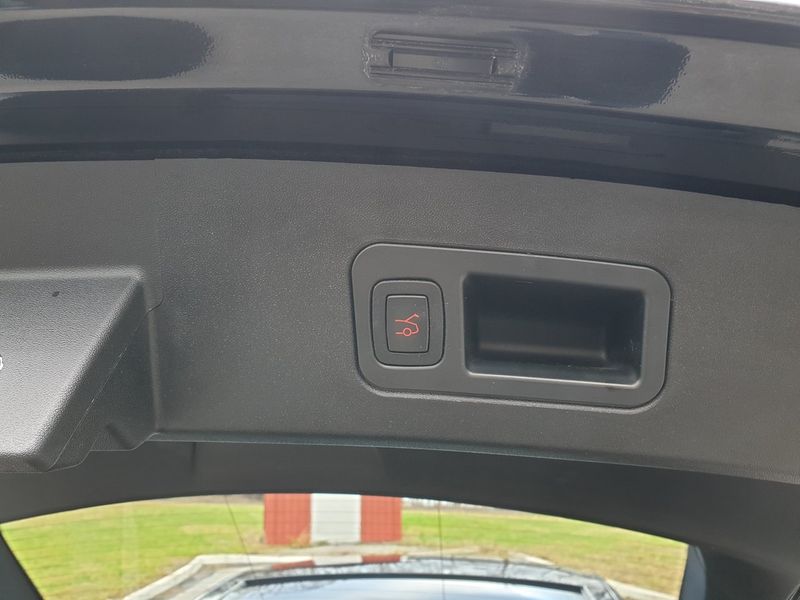 Tesla Model S bild 23