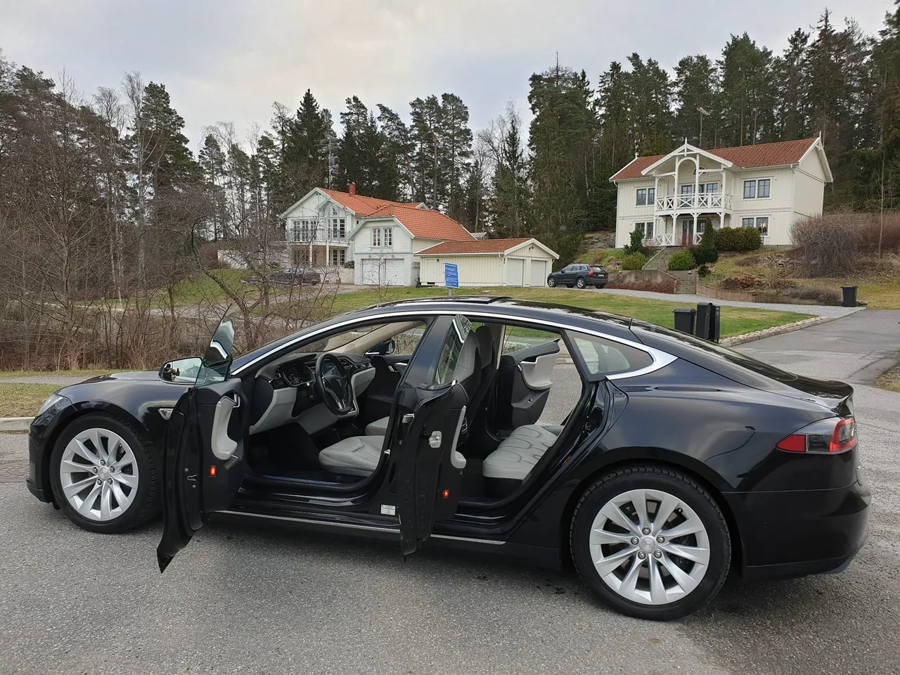Vehicle image 11