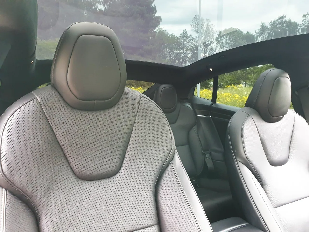 Vehicle image 18