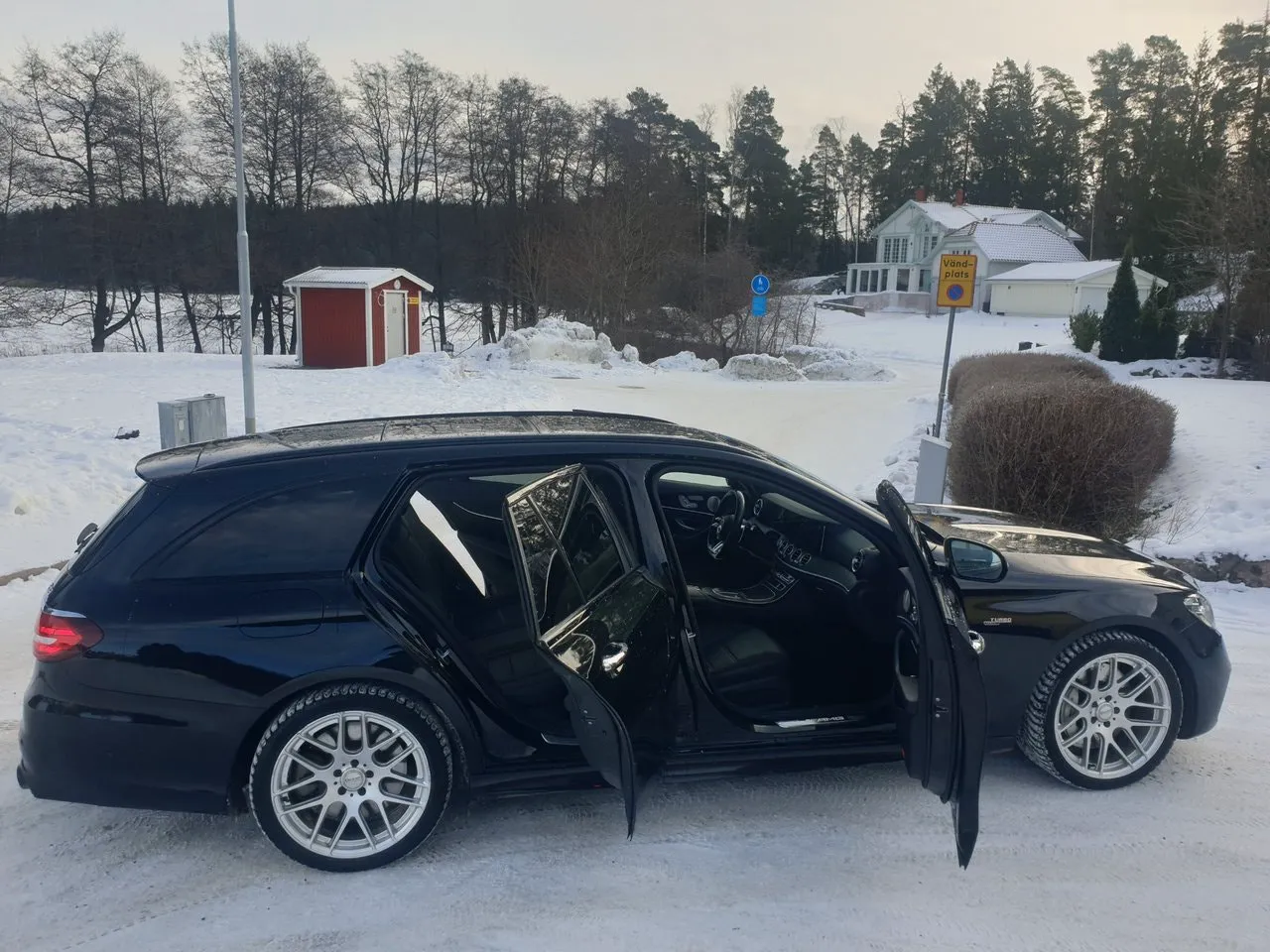 Vehicle image 23