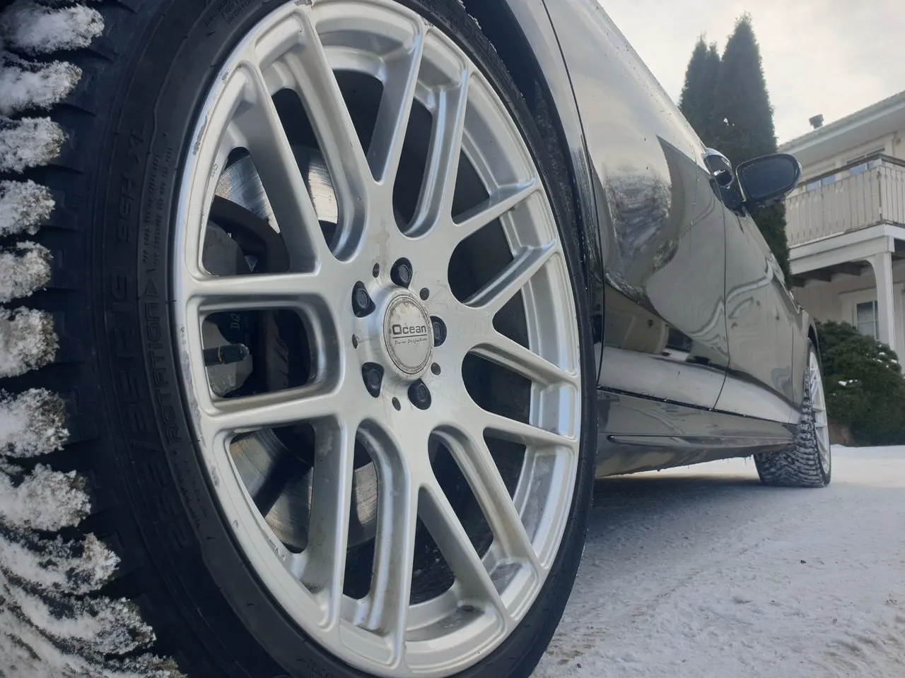Vehicle image 18