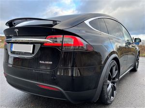 Tesla Model X bild 14