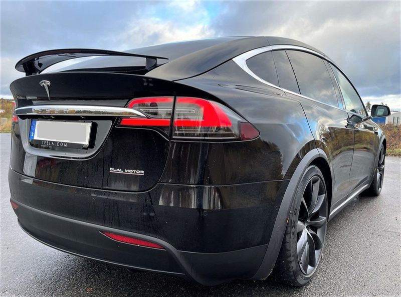 Tesla Model X bild 14