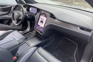 Tesla Model X bild 12
