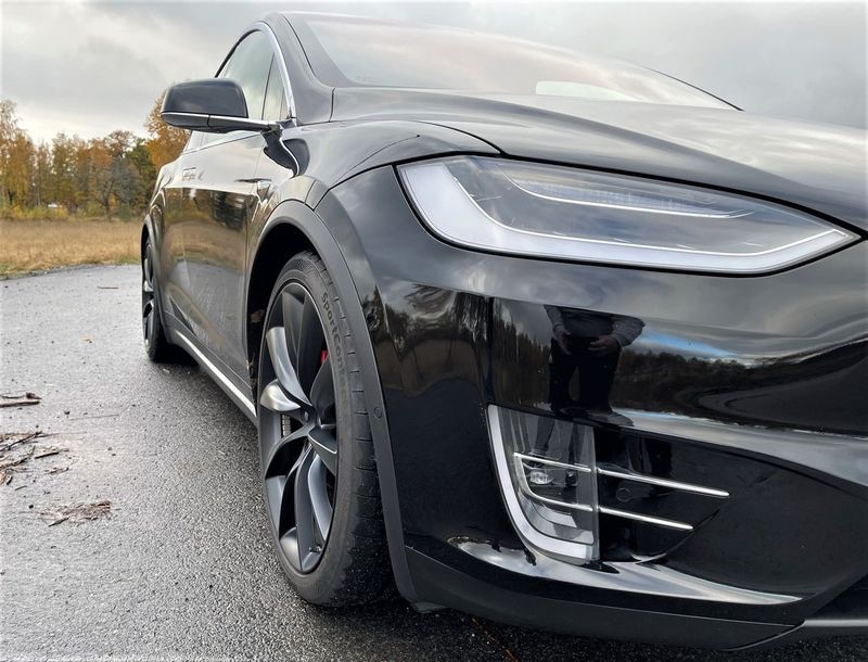 Tesla Model X bild 17