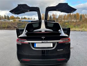 Tesla Model X bild 9